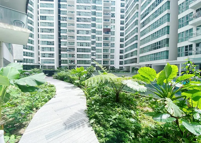 Regalia Residence And Suites By The Relaxstay