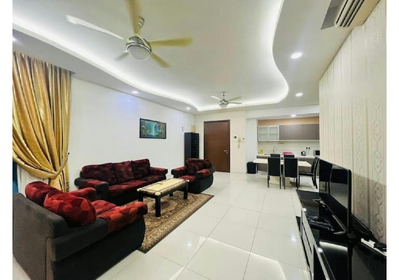 Regalia And By The Relaxstay *