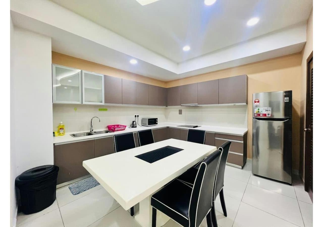 Regalia And By The Relaxstay Apartment Kuala Lumpur