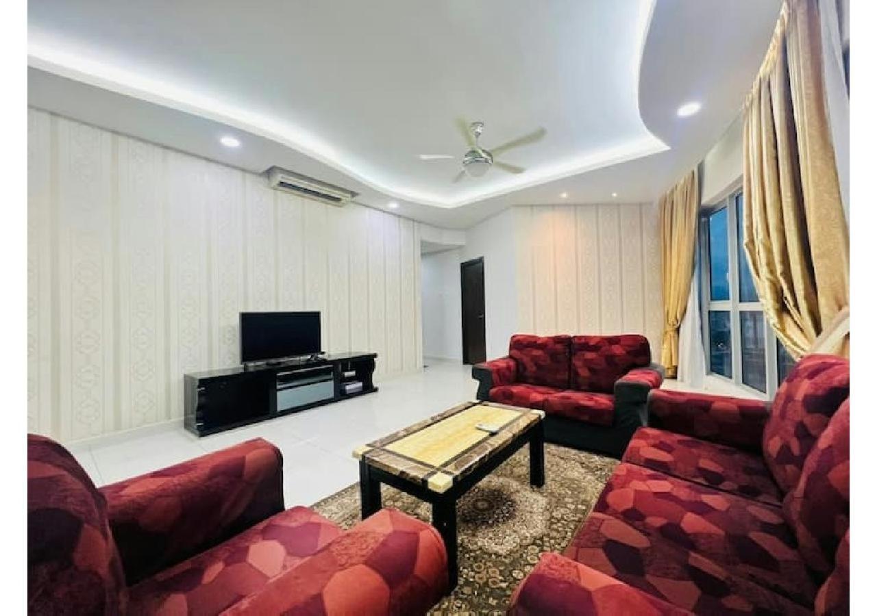 Regalia And By The Relaxstay Apartment
