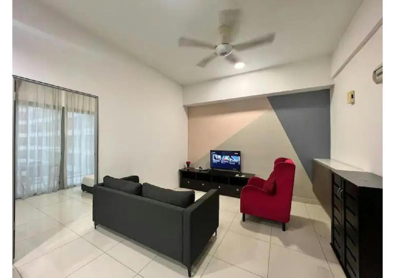 Regalia And By The Relaxstay Apartment