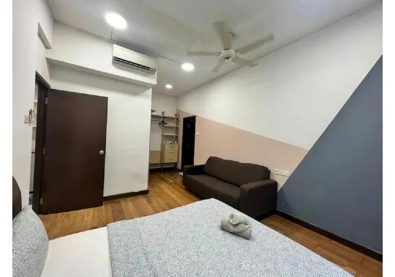 Regalia And By The Relaxstay Apartment *