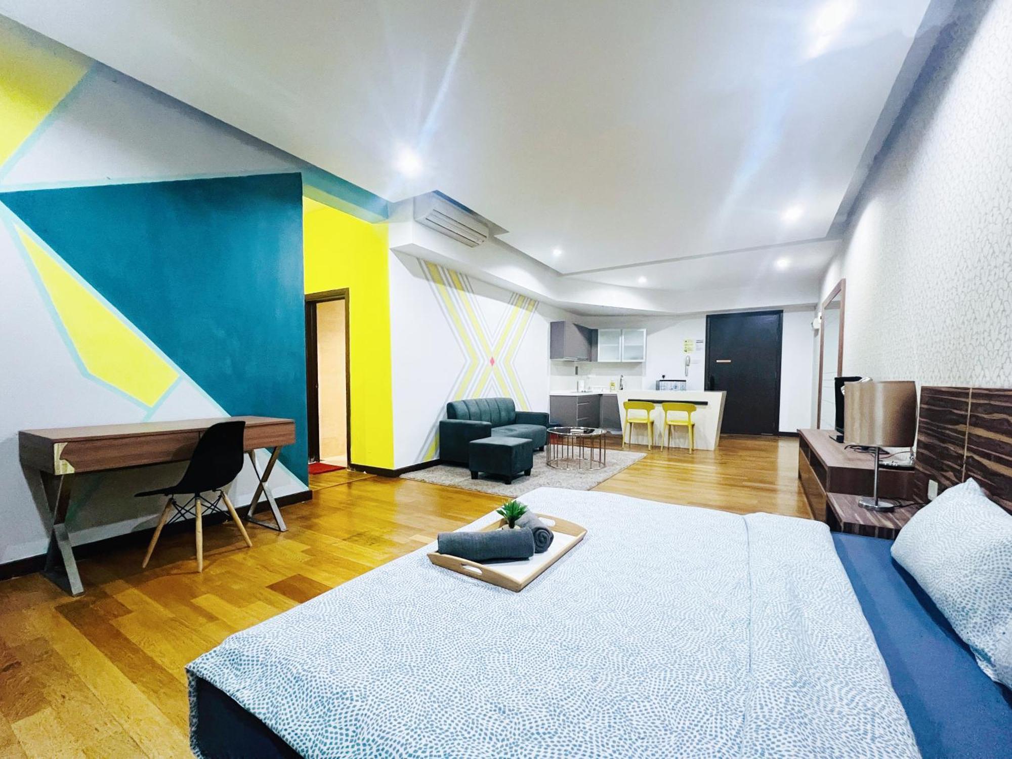 Regalia And By The Relaxstay Apartment *