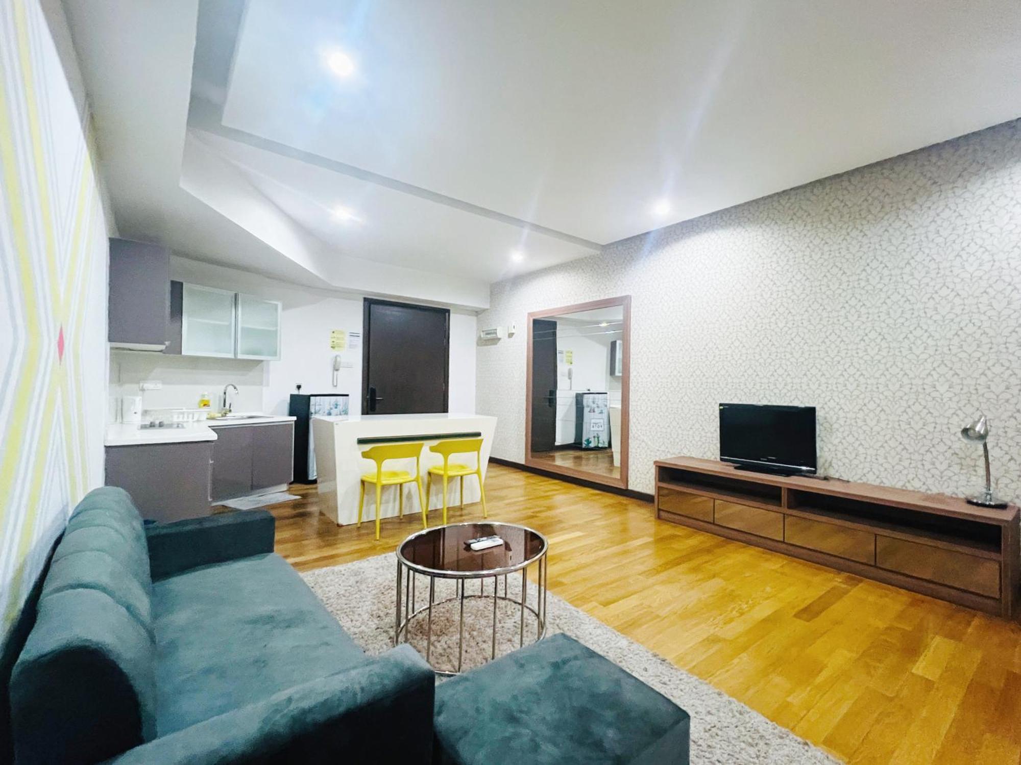 Regalia And By The Relaxstay Apartment