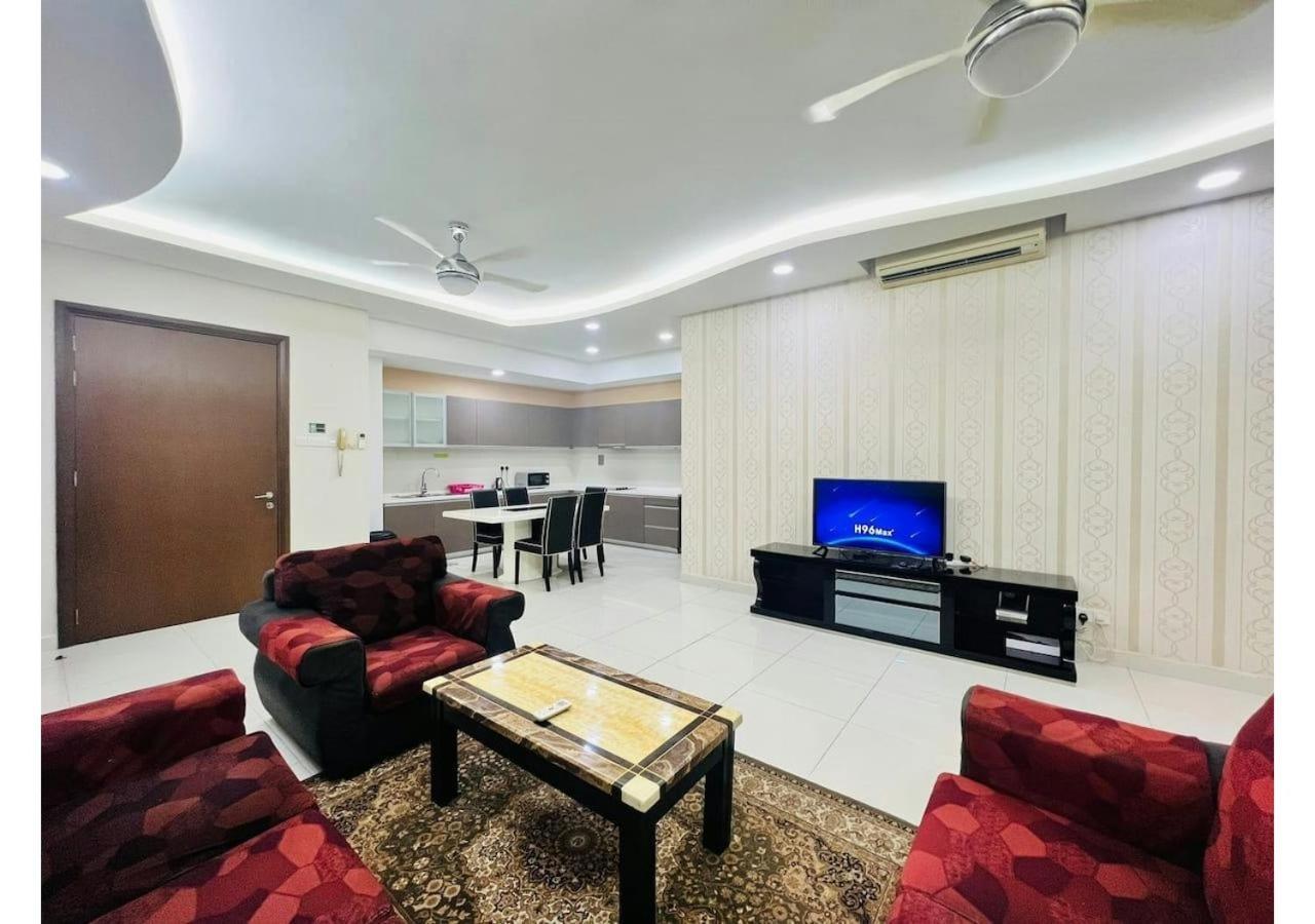 Pangsapuri Regalia And By The Relaxstay Kuala Lumpur