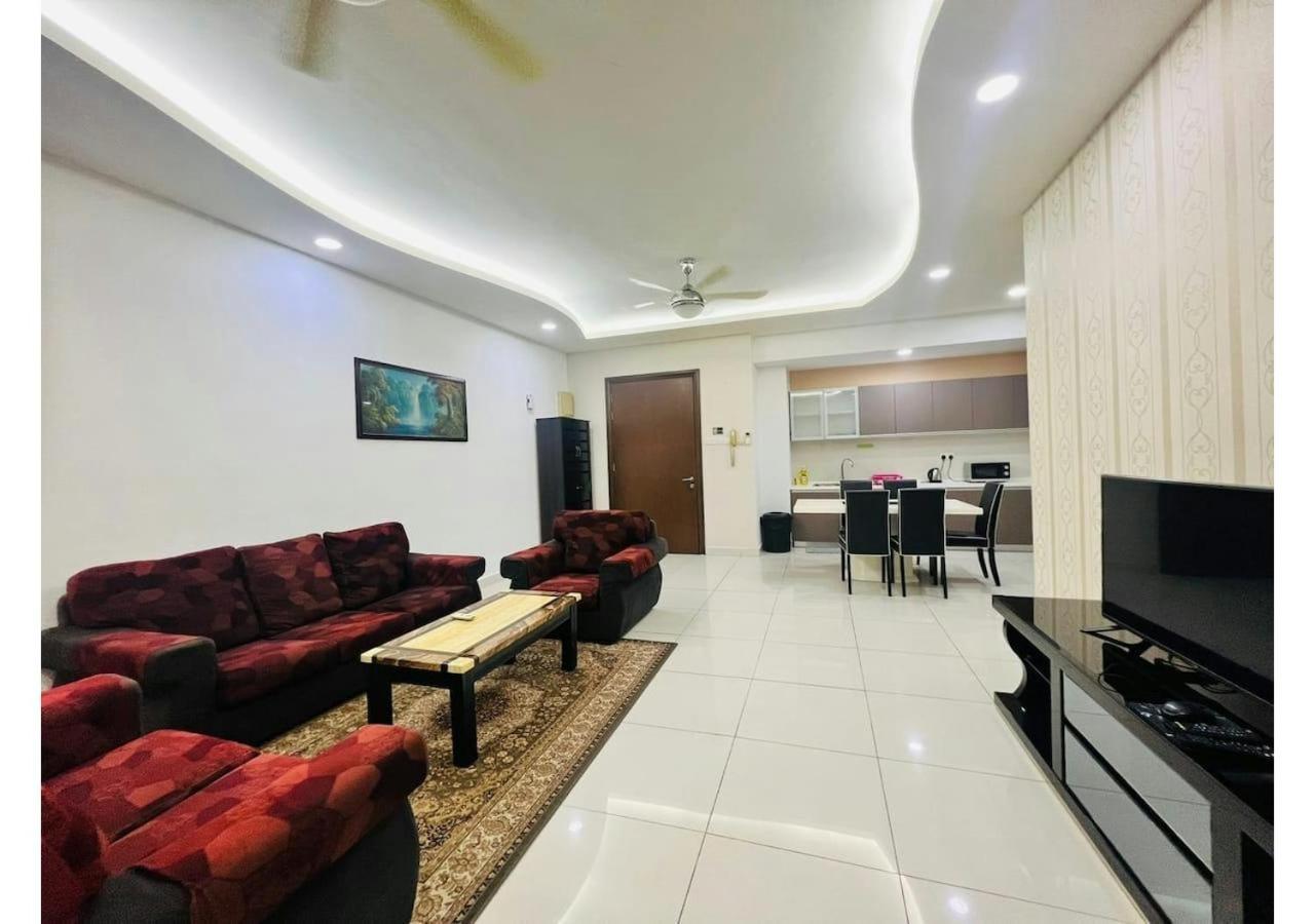 Pangsapuri Regalia And By The Relaxstay
