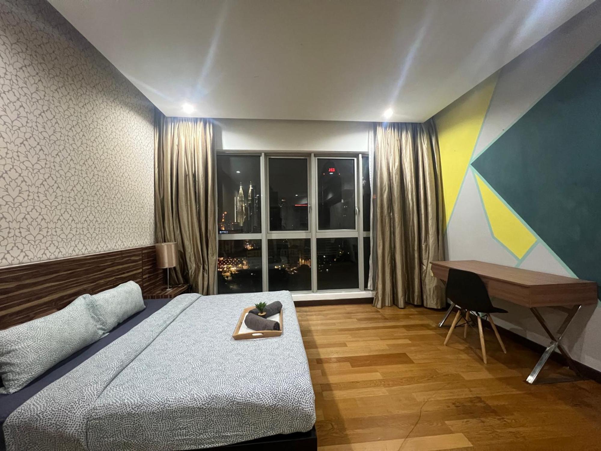 Apartemen Regalia And By The Relaxstay *