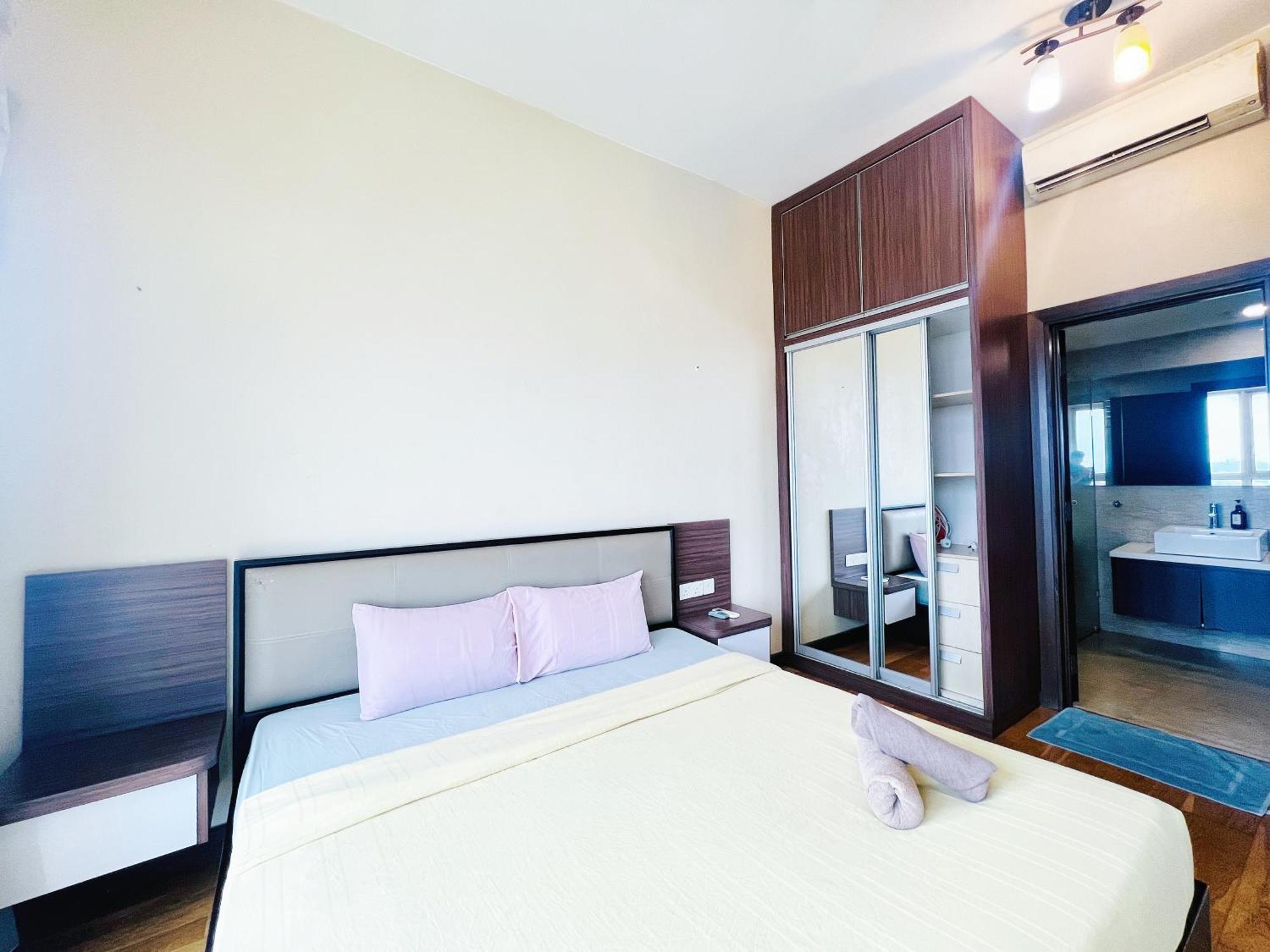 Regalia And By The Relaxstay *